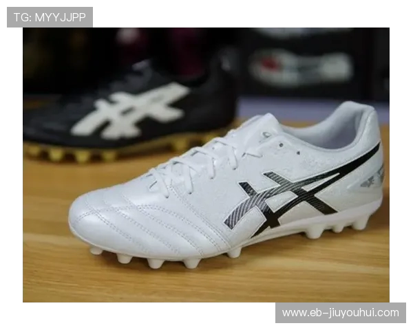 AG足球鞋经典设计与科技融合再创新打造卓越运动体验